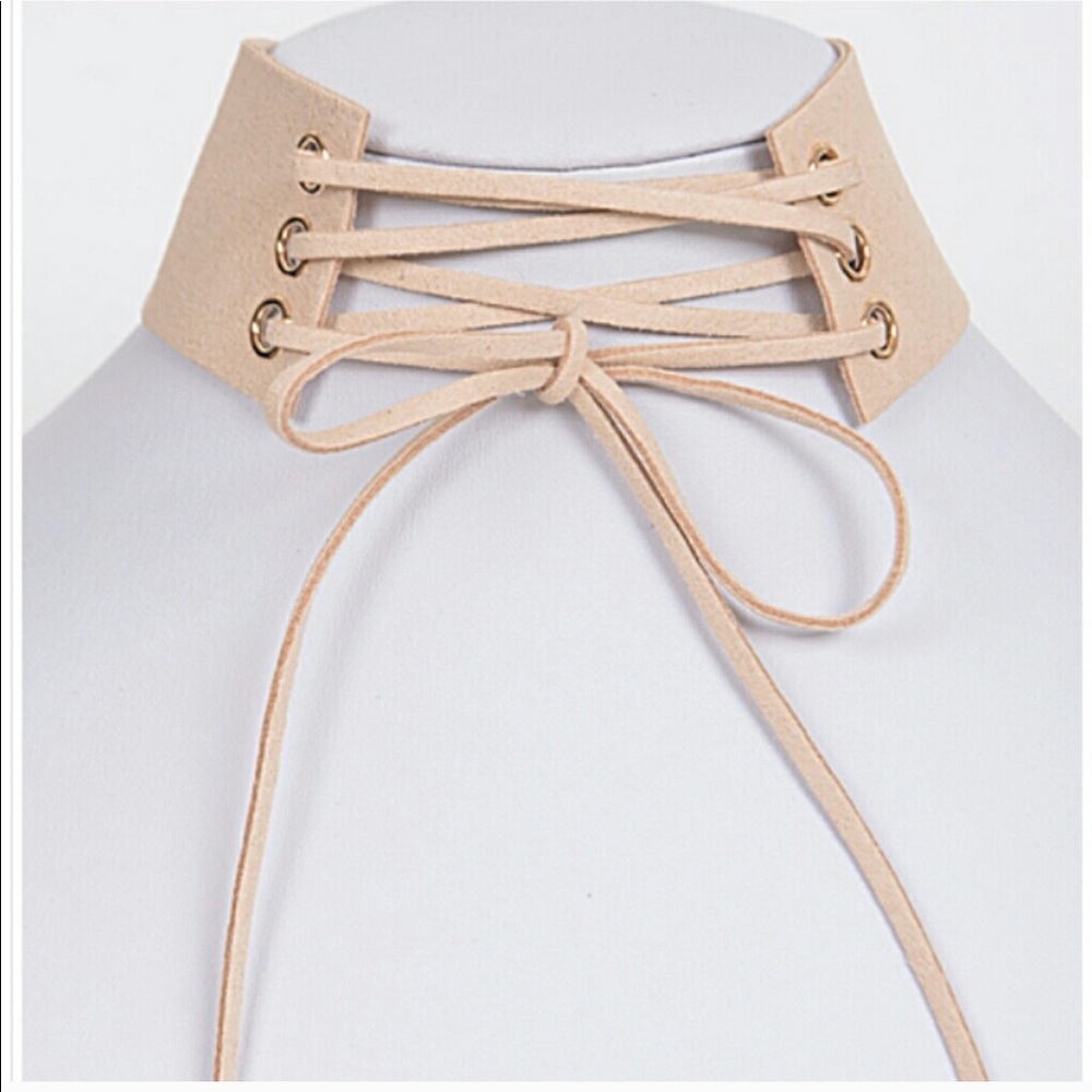 - $7 BUCKS‼️‼️𝙽𝚞𝚍e Choker!! 🤍